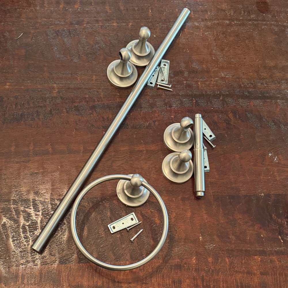 Silver Bathroom Hardware Set